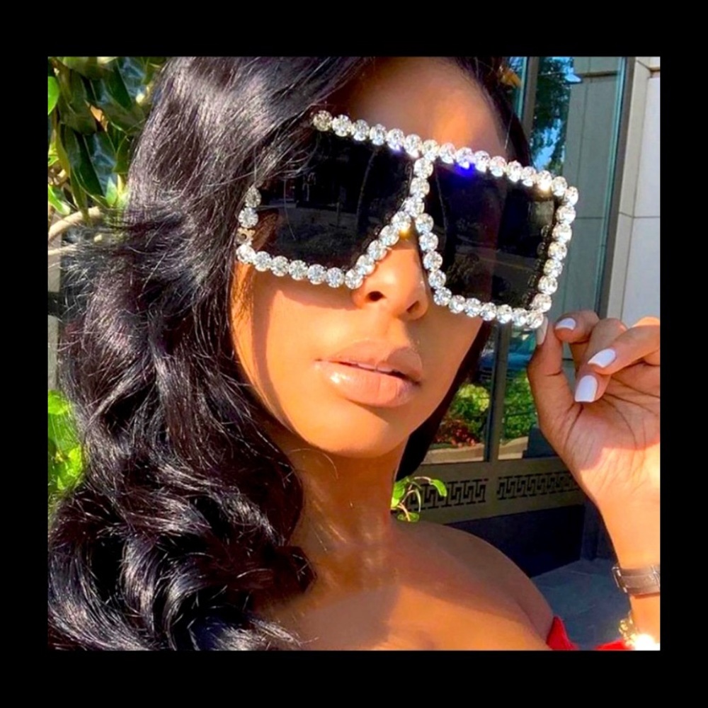 Assorted Sunglasses - Picture 10 of 12